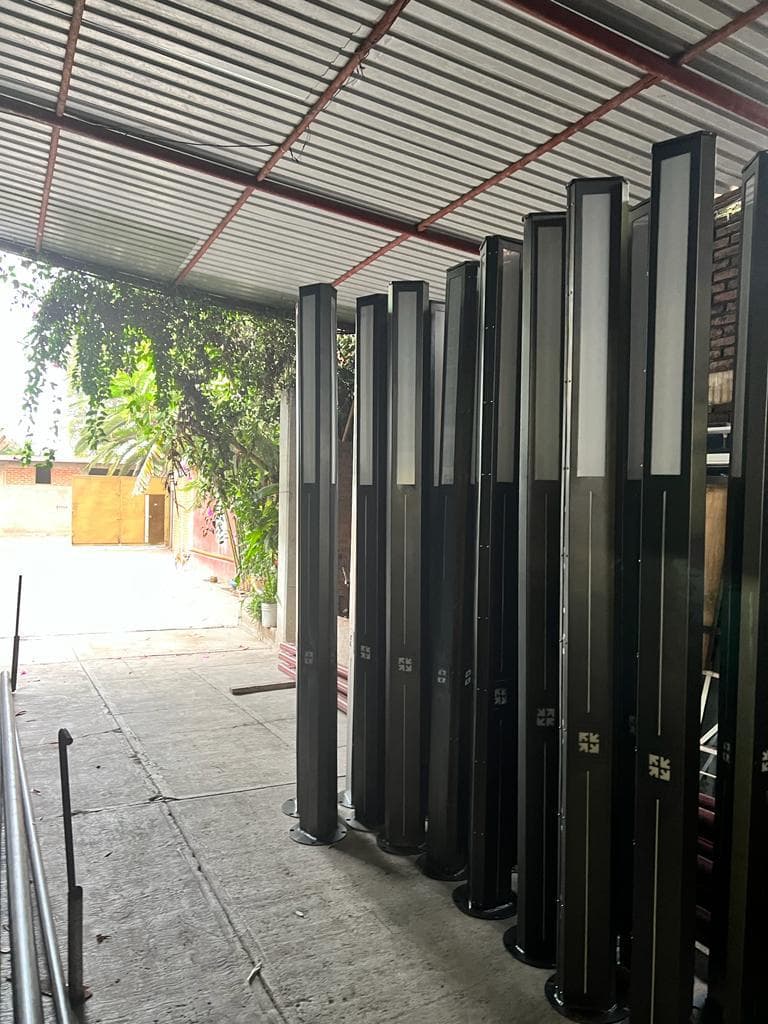 Bolardo Triangular — Pre-entrega